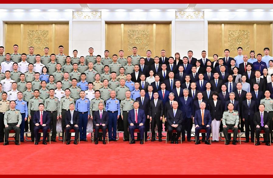 習近平親切接見抗戰(zhàn)勝利80周年紀念活動籌辦工作各方面代表