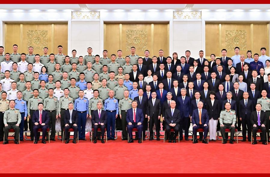 習(xí)近平親切接見抗戰(zhàn)勝利80周年紀(jì)念活動(dòng)籌辦工作各方面代表